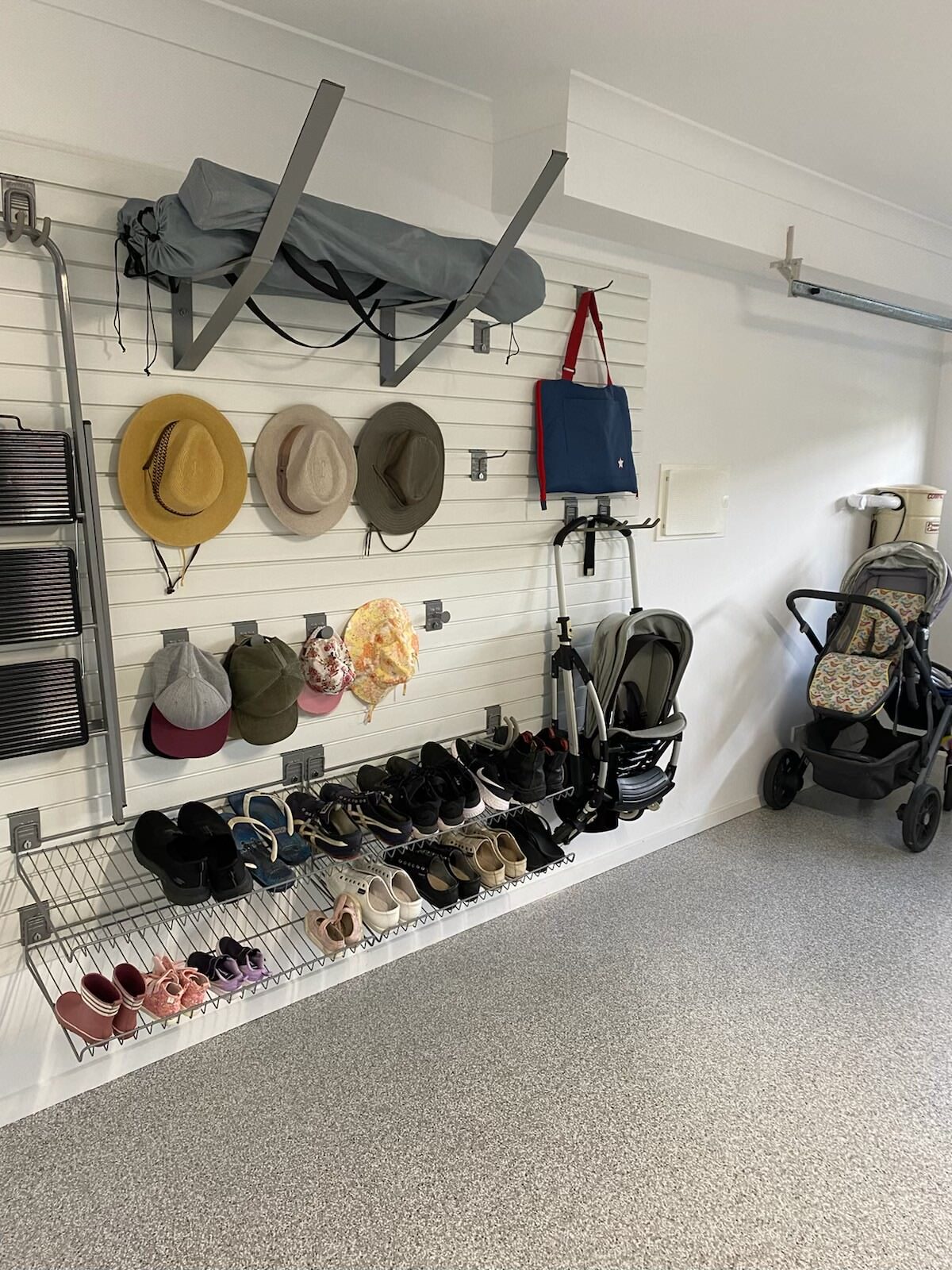 Hats and shoes, hung with StoreWALL.